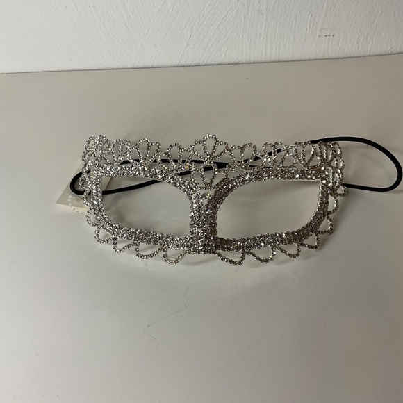 Rhinestone Lace Masquerade Eye Mask – Silver - Picture 3 of 3